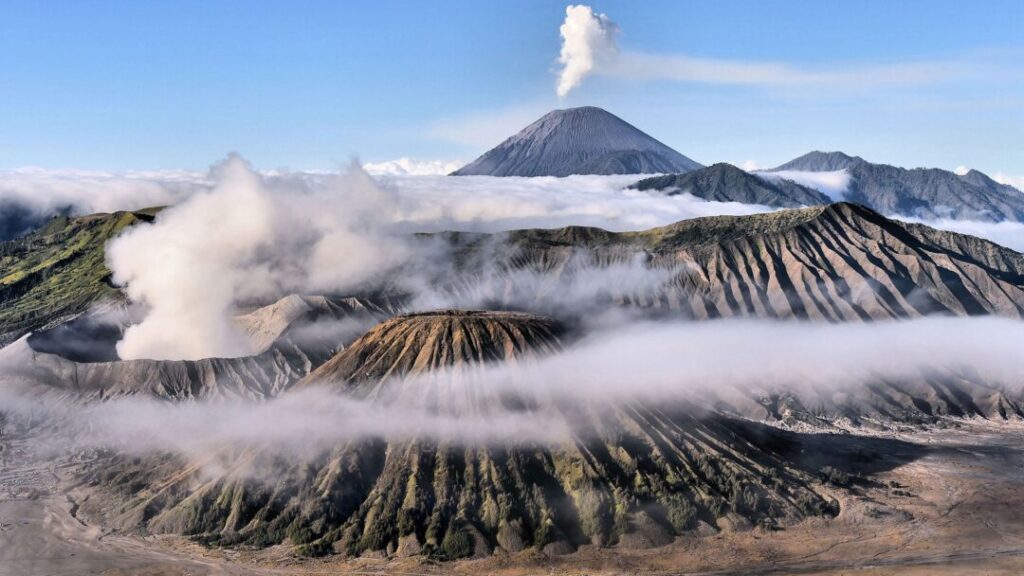 Gunung Semeru ( Probolinggo, Jawa Timur )